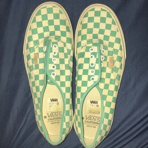 VANS CHECKERED